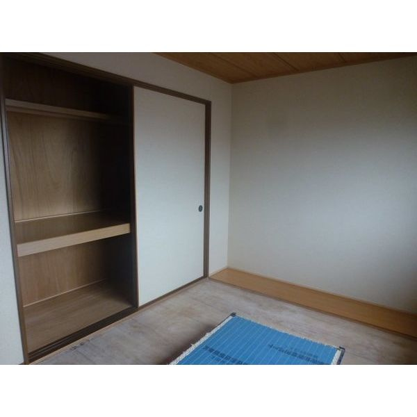 ガーデンヒルズの和室