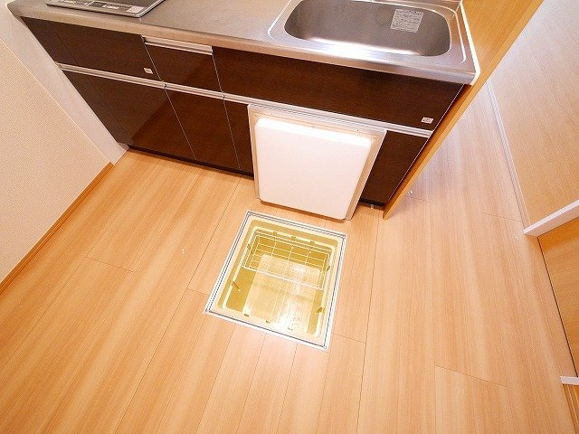 ラ・ハレの居間・リビング|パーテーションを開けるとより開放的なお部屋になります
