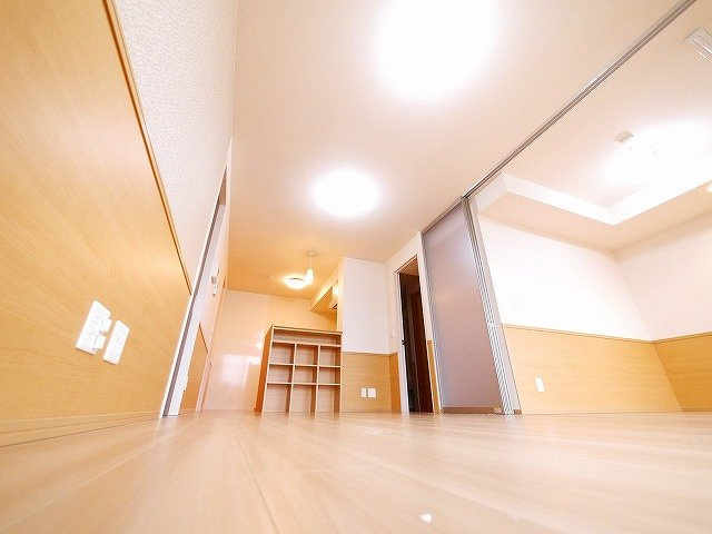 ラ・ハレの居間・リビング|明るく機能的なお部屋で新生活をいかがでしょうか