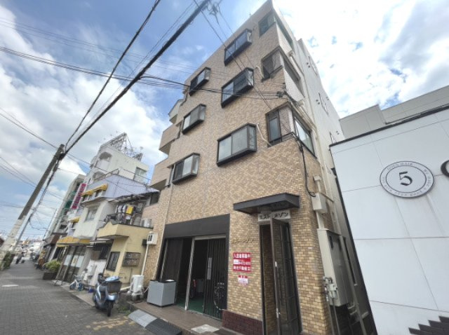 エストメゾン( 近畿大学 一人暮らし )の外観