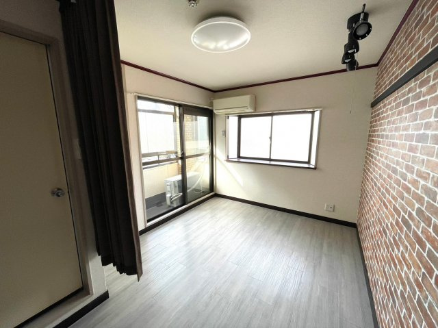 エストメゾン( 近畿大学 一人暮らし )の洋室