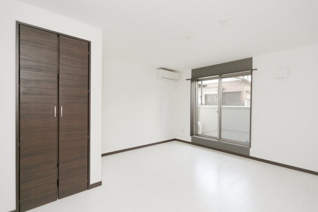 アリエ新小岩の洋室