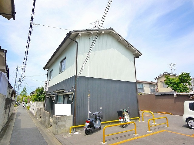 大西店舗　半田突抜町の外観