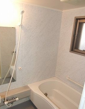 【浴室】 | ※同マンション別室の参考写真です