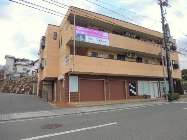 倉敷市鳥羽のアパートの外観