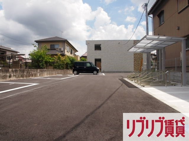 リブリ・アレイ浜野の駐車場