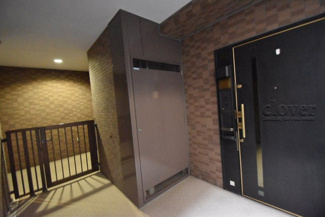 【その他共用部分】 | 専用ポーチ付き　玄関ドア