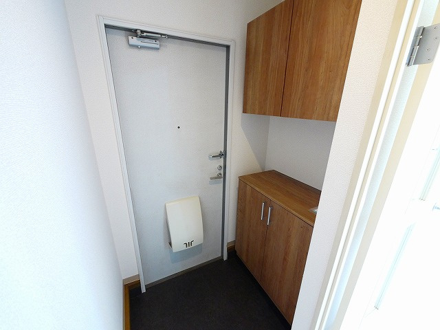 ウィステリアの玄関