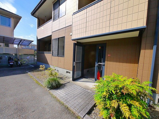 ウィステリアのエントランス