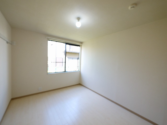 ウィステリアの洋室