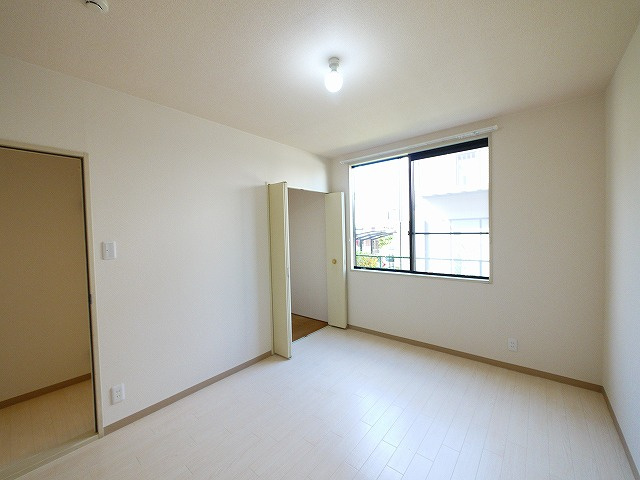 ウィステリアの洋室