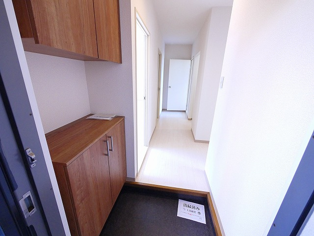 ウィステリアの玄関