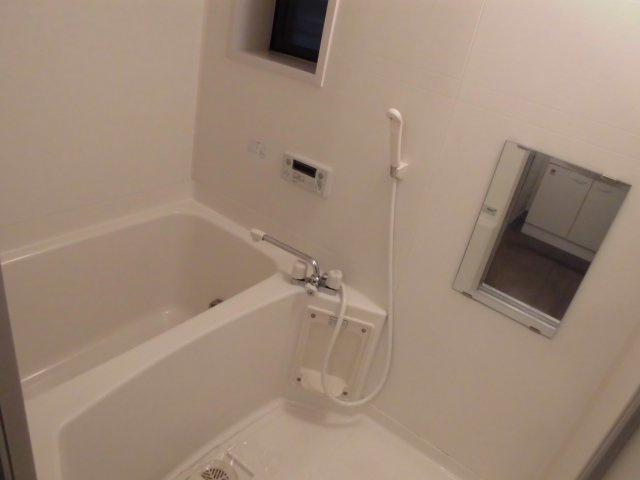 ガーデンハイツ恵比須の浴室