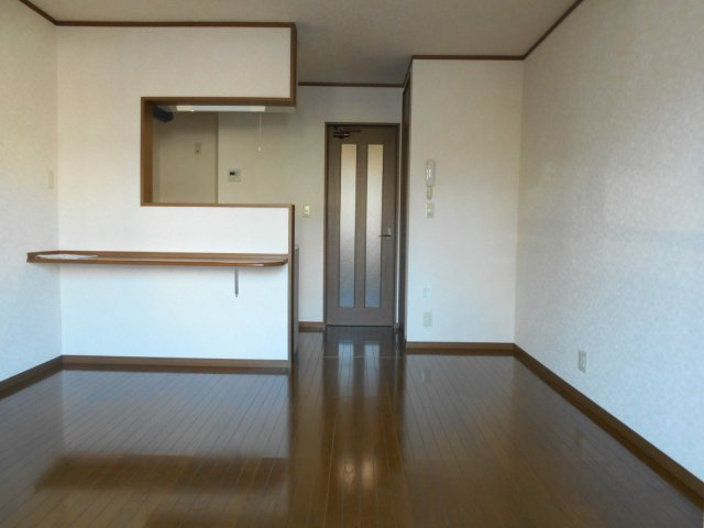 ガーデンハイツ恵比須の洋室