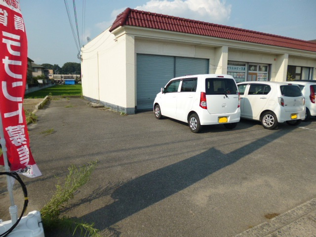 倉敷市玉島上成の店舗一部の駐車場