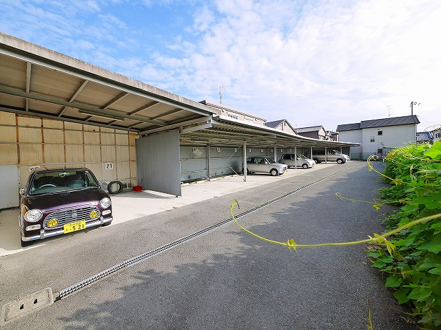 マイハウス小泉の駐車場|駐車場完備です
