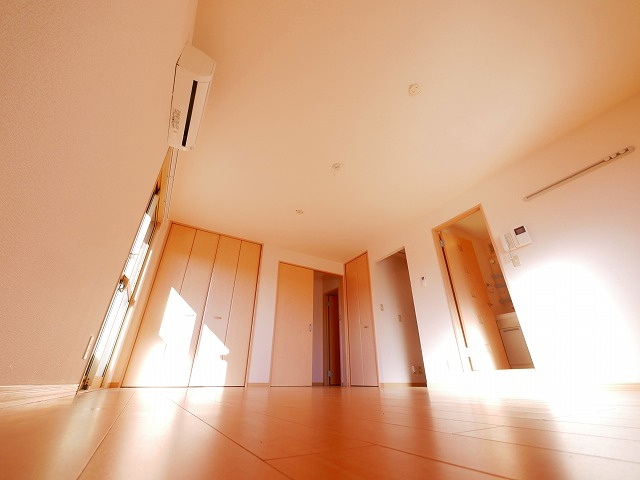 エイトキューブ　Ｂ棟の居間・リビング|こちらの居間で趣味の時間をお楽しみください