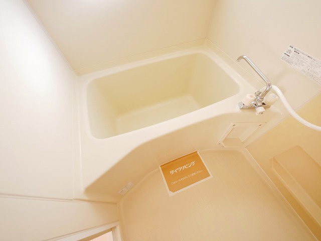 エイトキューブ　Ｂ棟の浴室|コンパクトで使いやすいお風呂です