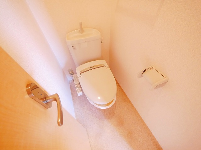 エイトキューブ　Ｂ棟のトイレ|ゆったりとした空間のトイレです