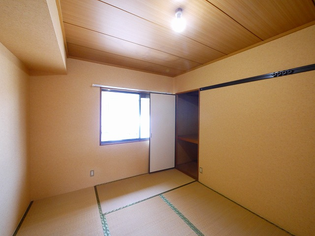 グリーンハイツ六条Ⅱの和室