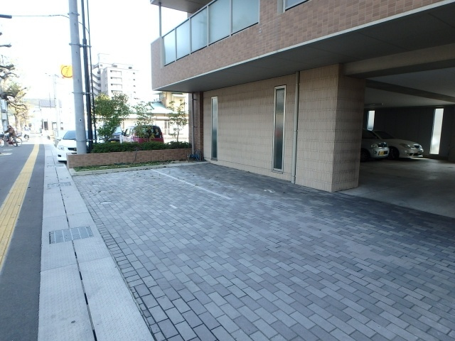 COCO白楽町のエントランス