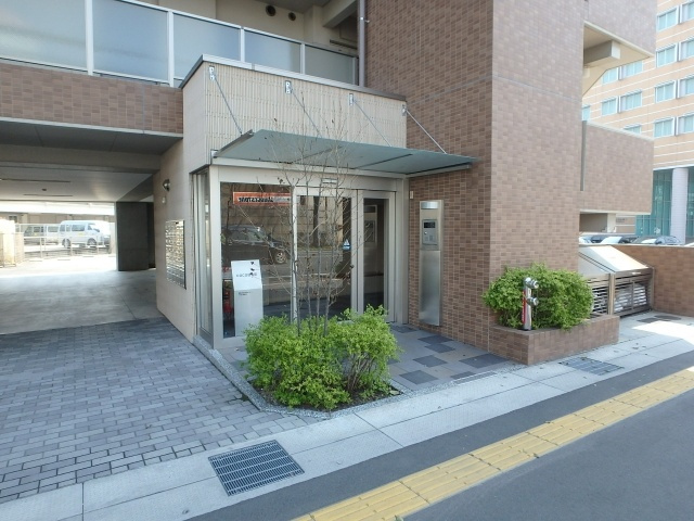 COCO白楽町のエントランス