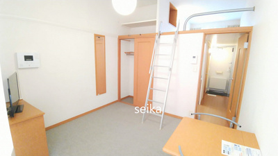 【居間・リビング】 | エスペーロ | ロフト付きのお部屋です