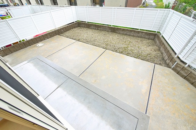 カリーノ　Ｄ棟の庭|簡単な家庭菜園も楽しめるお庭です