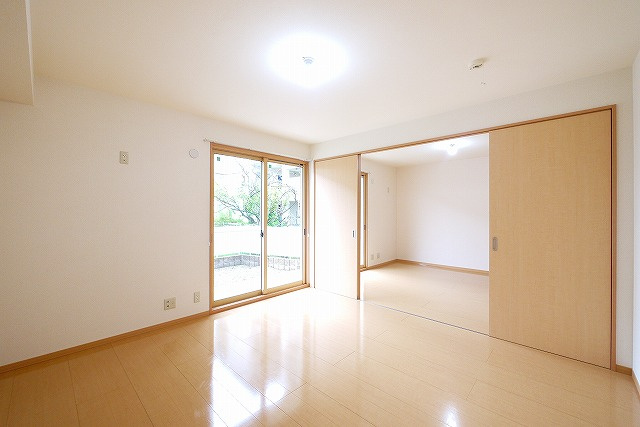 カリーノ　Ｄ棟の寝室|落ち着いて過ごせるお部屋なので、寝室にいかがでしょうか