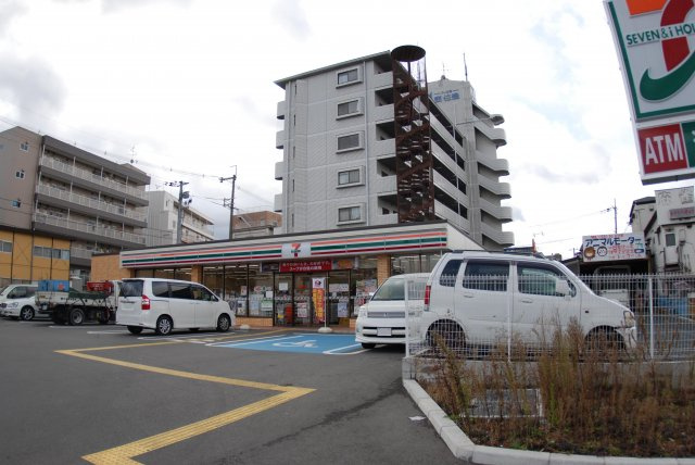 リバティグリーンの周辺|近くのコンビニエンスストアー