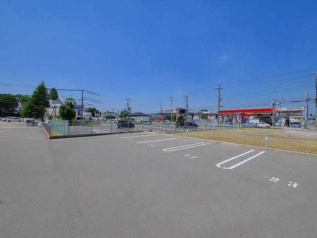 ルミナスＡ・Ｂ（櫟本町）の駐車場|駐車場があるので、車を買う予定の方も安心です