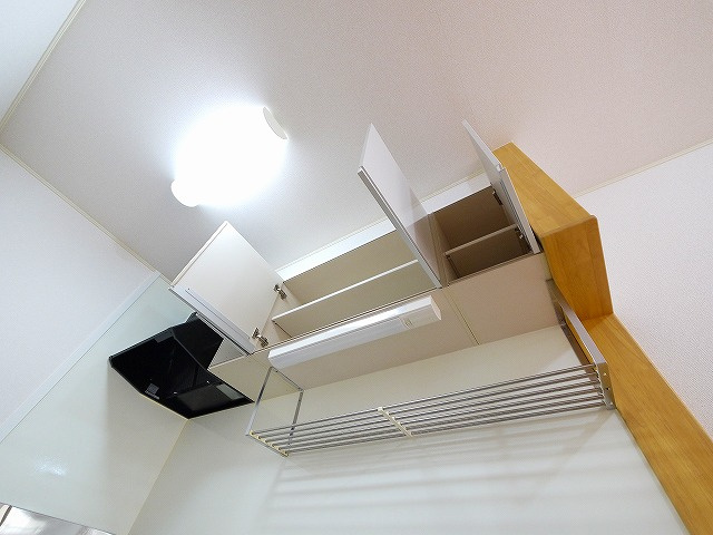 ラフィーネのキッチン|棚もあります