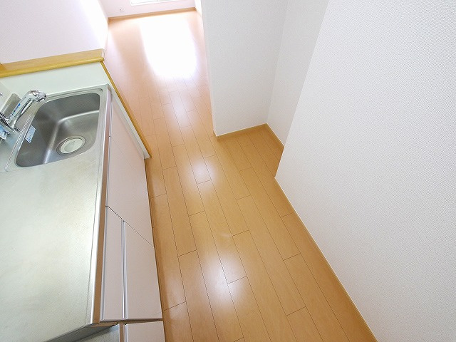 ラフィーネのキッチン|コンパクトなキッチンで掃除もラクラク