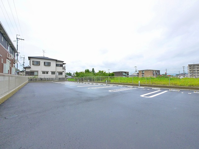 シエルブルーⅡの駐車場|カースペースがあります