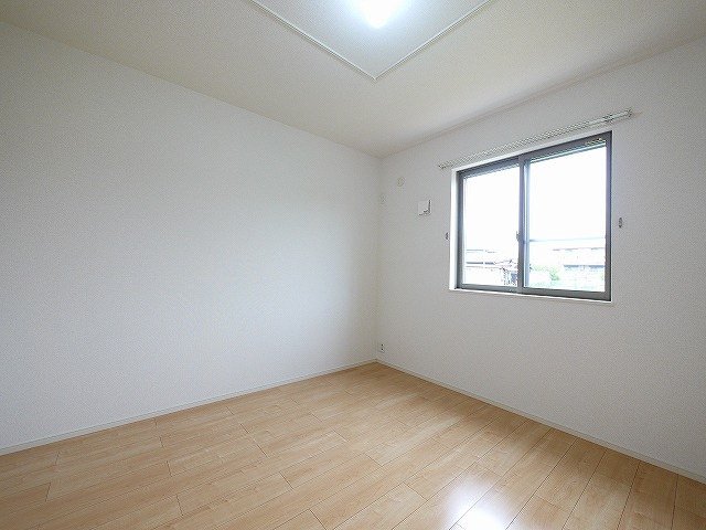 シエルブルーⅡの洋室|明るい洋室です