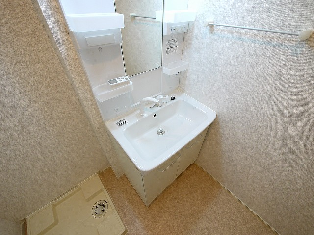 シエルブルーⅡの独立洗面台|独立洗面台、朝の身支度には欠かせません