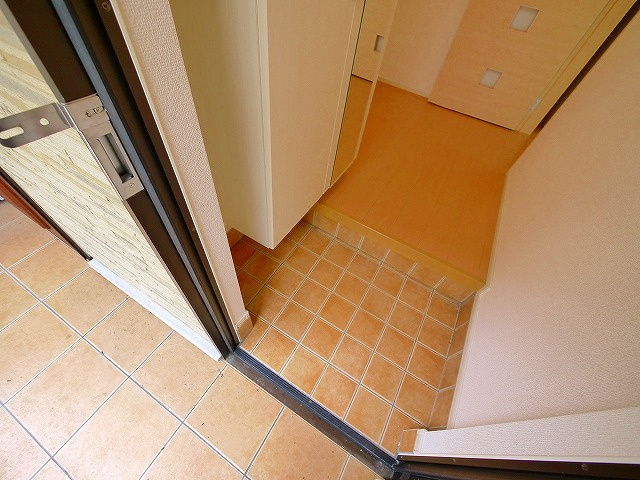 サンシャイン富堂の玄関|きれいな玄関です