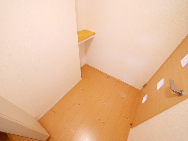 サンシャイン富堂の玄関|玄関収納です