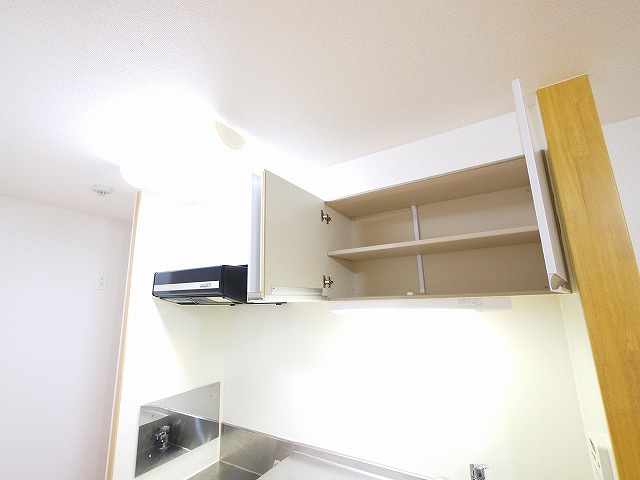 サンシャイン富堂のキッチン|コンパクトなキッチンで掃除もラクラク