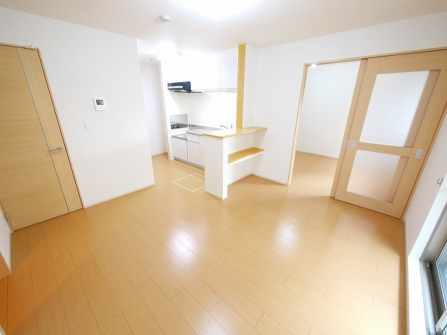 サンシャイン富堂の居間・リビング|使いやすい居間です