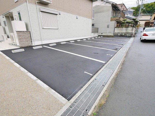 メルシーの駐車場|駐車スペースもあります