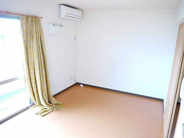 結充Immeuble　B館の洋室|落ち着いた色調の洋室です