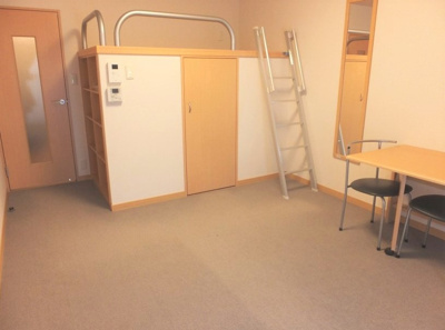 【居間・リビング】 | ジョセリーヌ | 造り付けベットタイプのお部屋です。