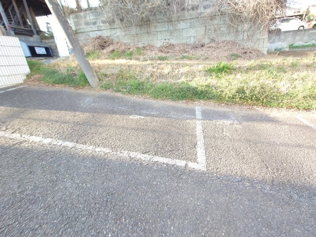 TNサニーハイツの駐車場