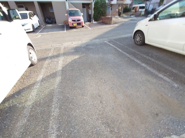 TNサニーハイツの駐車場