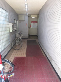 【エントランス】