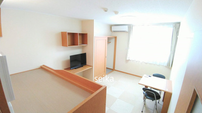 【ロビー】 | ホークヒルズ | 造り付けベットタイプのお部屋です。