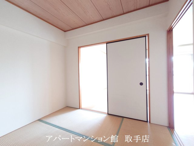 KNグランドハイツの和室