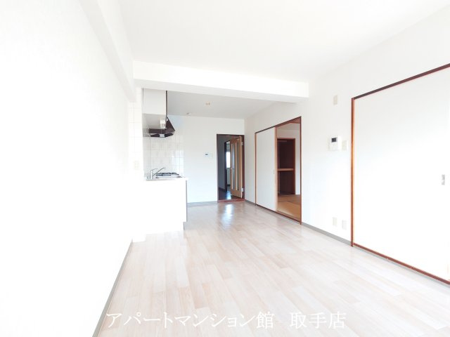 KNグランドハイツの居間・リビング