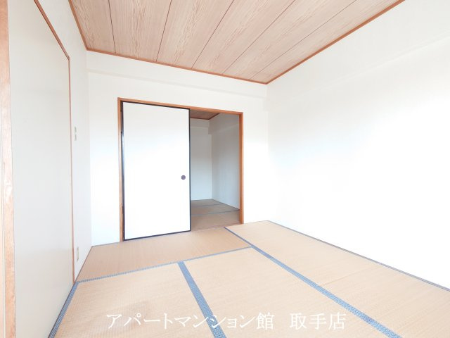 KNグランドハイツの和室